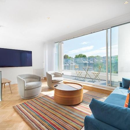 Stunning Two Bed Apartment Rh8 London Bagian luar foto