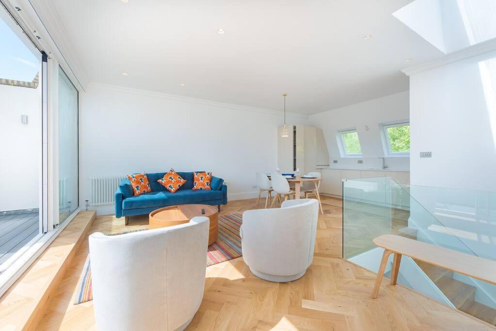 Stunning Two Bed Apartment Rh8 London Bagian luar foto