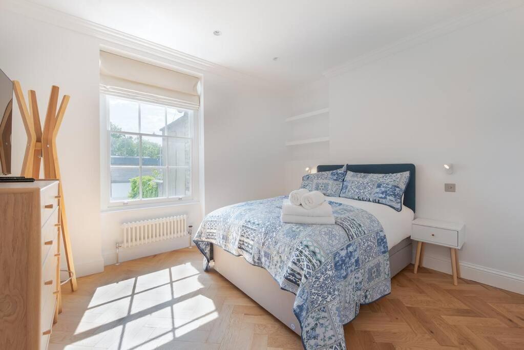 Stunning Two Bed Apartment Rh8 London Bagian luar foto