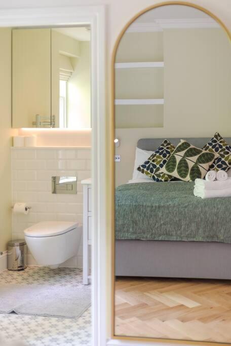 Stunning Two Bed Apartment Rh8 London Bagian luar foto
